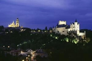 Images Dated 17th January 2008: The Alcazar and Segovia Cathedral at night, Segovia, Spain