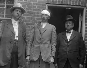 Injury Prints: Alleged Murderer Frank Holt and His Captors