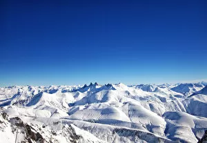 Images Dated 31st December 2010: Alpe d Huez France Ski Resort Mountains Vista