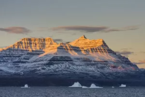 Images Dated 17th September 2016: Alpenglow on mountain, Scoresby Sund, Greenland, Denmark