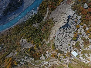 Images Dated 30th October 2016: The Altit Village and Altit Fort, Hunza, Pakistan