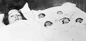 Callander Prints: Alzire Dionne with Her Quintuplets