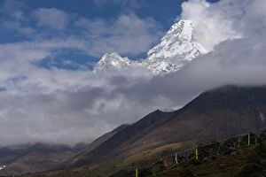 Images Dated 1st October 2015: Ama Dablam mountain peak with cloud from Tengboche village