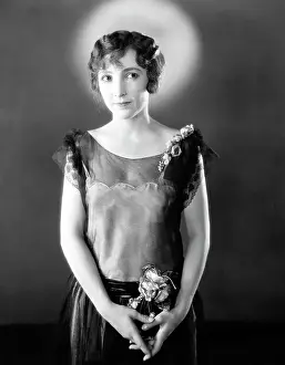 1920s Style Prints: American Actress Bessie Love