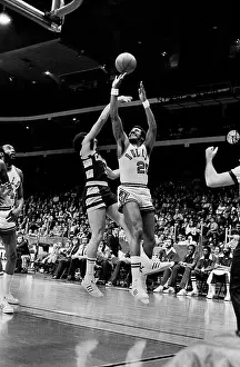 American basketball player Chet Walker playing for the Chicago Bulls at the Chicago Stadium, Chicago, Illinois