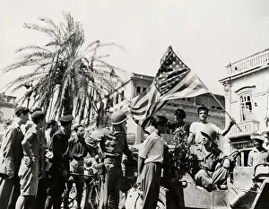 Huty32306 Prints: American Soldiers Welcomed In Messina