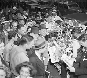 Newsstand Prints: Americans Reading The War Headlines