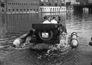 Motorboat Prints: Amphibious Craft