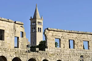 Images Dated 31st May 2014: Amphitheater and bell tower of the Church of Saint Stephen, Pula, Istria, Croatia, Europe