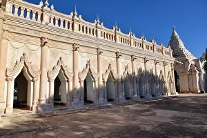 Images Dated 16th November 2015: Ananda Phaya Bagan Buddhist Temple Unesco Myanmar