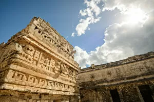 Images Dated 6th February 2014: Ancient Chichen Itza