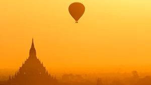 Images Dated 25th March 2014: The Ancient City of Bagan, Myanmar