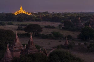 Images Dated 17th December 2014: Ancient pagoda at Bagan in twilight, Myanmar