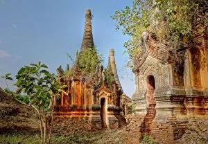 Myanmar Culture Gallery: Ancient pagodas of Indein, Myanmar