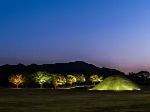 Gyeongju Prints: Ancient Tombs
