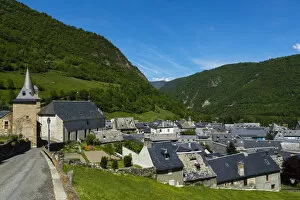 Images Dated 18th May 2015: Ancizan, Hautes Pyrenees, France