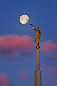 Images Dated 2nd February 2018: Angel Moroni Blowing a Bubble