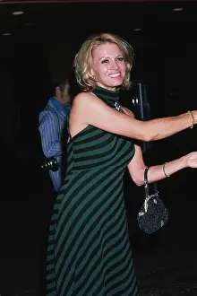 Huty33556 Prints: Angie Dickinson Attends 39th Annual Golden Globe Awards