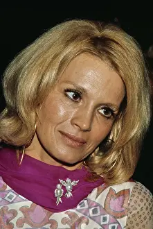 Huty33555 Prints: Angie Dickinson Attends Television Broadcasters Awards