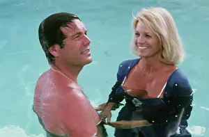 Angie Dickinson And Robert Wagner Filming Pearl
