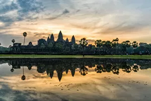 Images Dated 5th October 2016: Angkor Wat cambodia with sunrise reflect in the morning