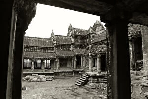 Images Dated 30th August 2015: Angkor Wat courtyard on a rainy day