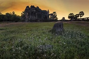 Images Dated 11th December 2015: Angkor Wat in the sunset