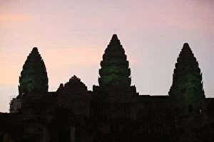 Images Dated 29th December 2006: Angkor Wat at Sunset