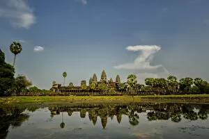 Images Dated 12th April 2014: Angkor Wat temple