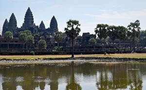 Images Dated 3rd February 2016: Angkor wat towers over pond - Siem Reap, Cambodia