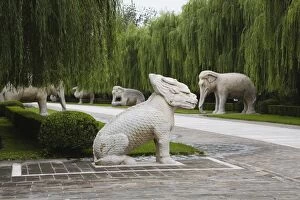 Images Dated 27th September 2007: Animal statues at Ming Dynasty Tombs