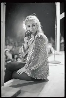 Da Nang Prints: Ann-Margret Singing