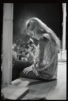 Da Nang Prints: Ann-Margret Singing