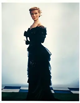 Lac0044 Prints: Ann Todd In Showtime