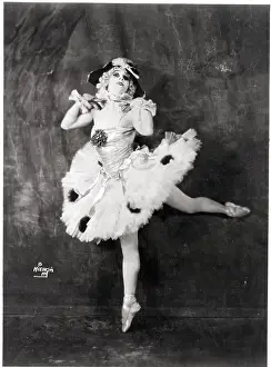Tutu Prints: Anna Pavlova In Typical Pose