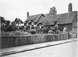 Lac0078 Prints: ANNE HATHWAY COTTAGE