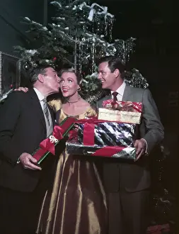 Carroll Prints: Anne Jeffreys with admirers Leo G