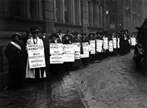 Women's Suffragettes Collection: Anti-Liberal Demo