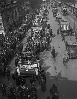 Women's Suffragettes Gallery: Anti Strike Demo
