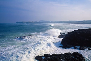 Images Dated 2nd April 2017: Co Antrim, Port Ballintrae, With Stormy Sea
