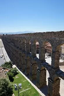 Images Dated 28th July 2015: Aqueduct of Segovia, Mountain range, Spain