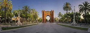 Images Dated 8th May 2016: Arc de Triomf in Barcelona