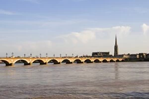 Images Dated 10th July 2008: Arch bridge across a river, Pont De Pierre, St. Michel Basilica, Garonne River, Bordeaux