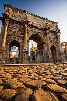 Images Dated 7th March 2015: The Arch of Constantine at sunrise in Rome, Italy