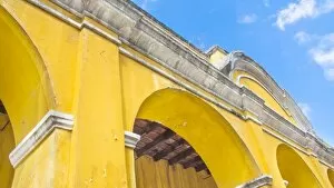 Images Dated 29th January 2017: Arch at Tanque de la Union in Antigua Guatemala