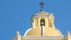 Images Dated 27th January 2017: Top of Arco de Santa Catalina (Santa Catalina Arch) in Antigua Guatemala