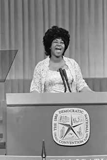 Aretha Franklin Sings National Anthem