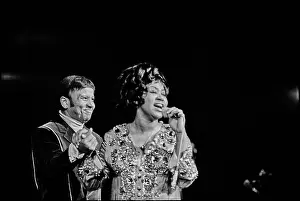Huty25952 Prints: Aretha Franklin with The Sweet Inspirations, Live at The Philharmonic Hall
