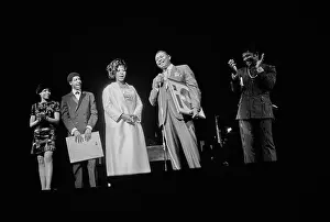 Huty25952 Prints: Aretha Franklin with The Sweet Inspirations, Live at The Philharmonic Hall