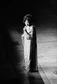 Huty25952 Prints: Aretha Franklin with The Sweet Inspirations, Live at The Philharmonic Hall